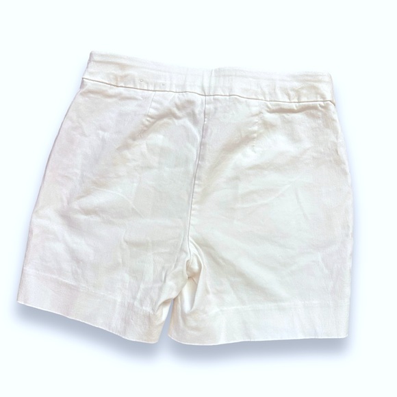 NWOT - WHBM 00 White Pull-On Shorts - Picture 2 of 3